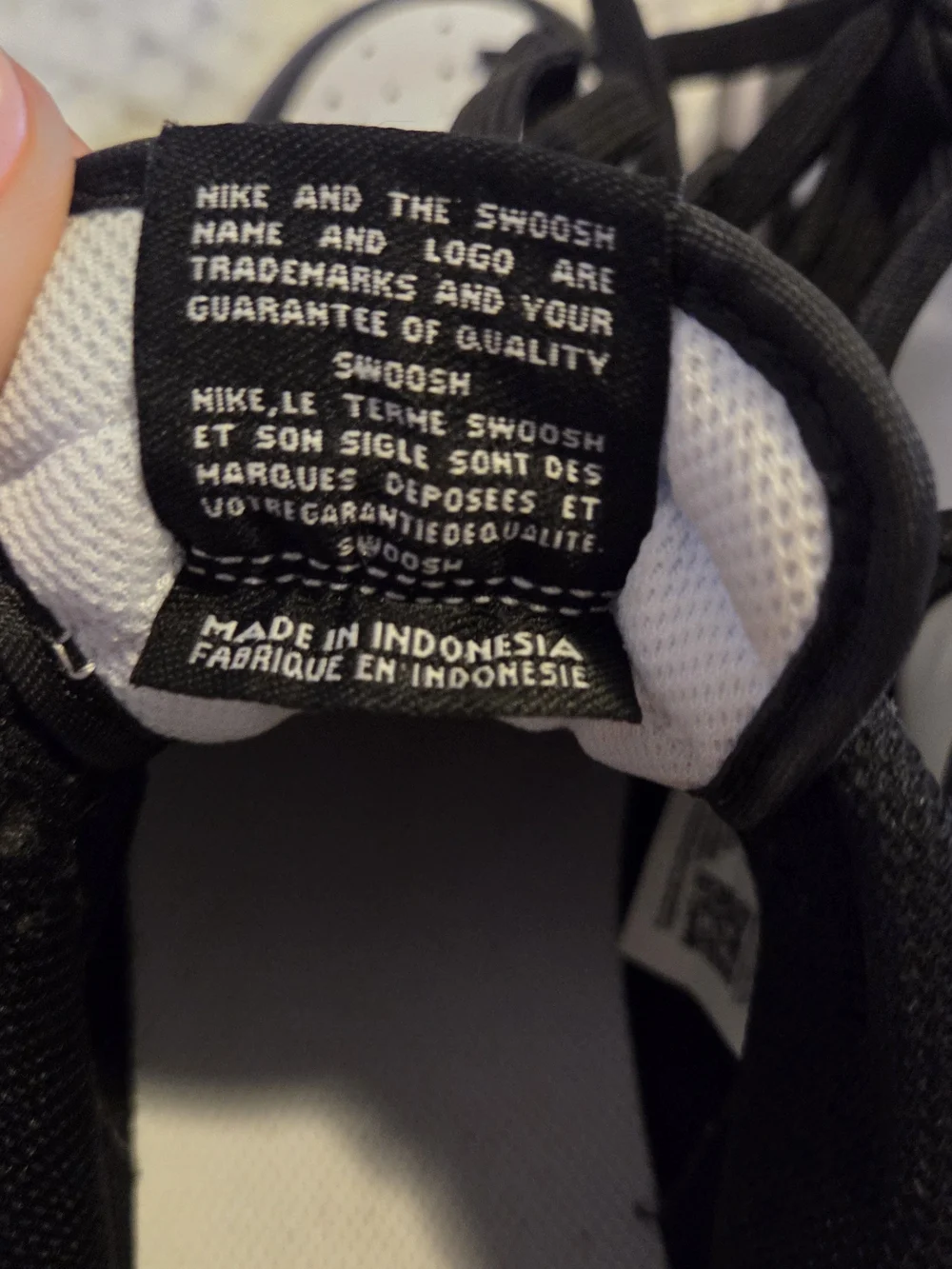 NWOT - Nike Women's Black/White Low-Top Sneakers